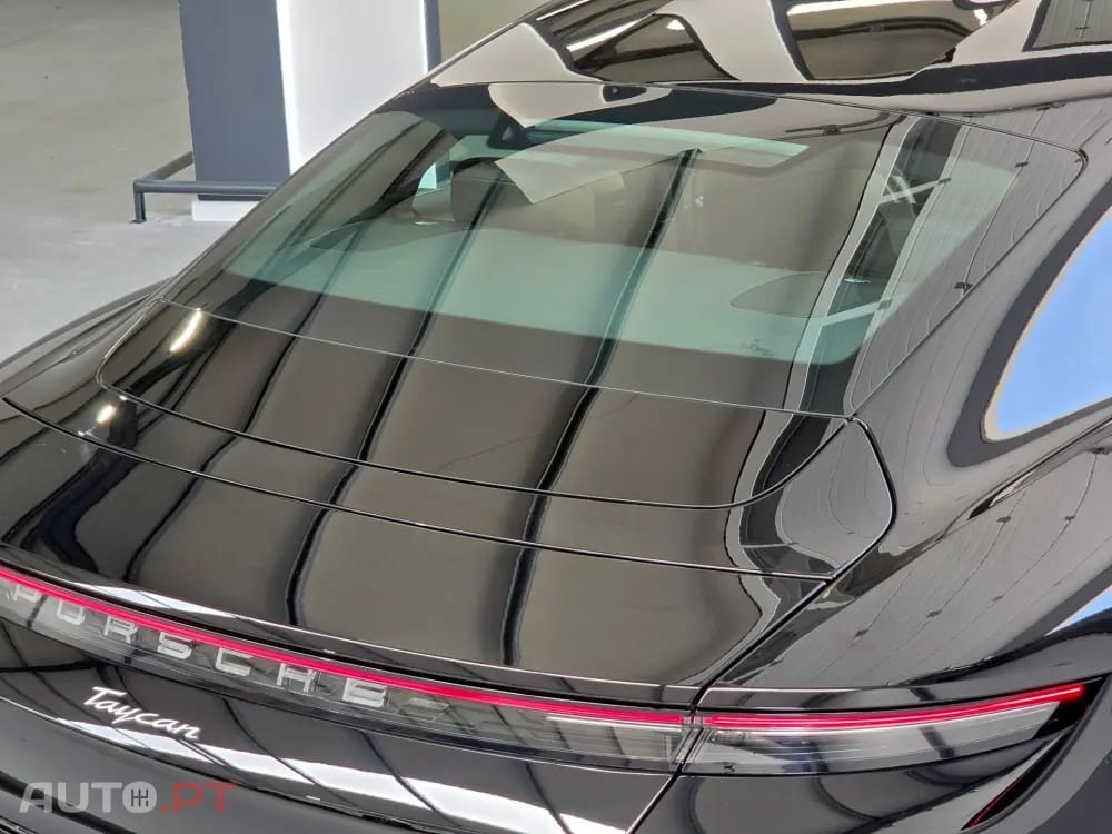 Porsche Taycan 4