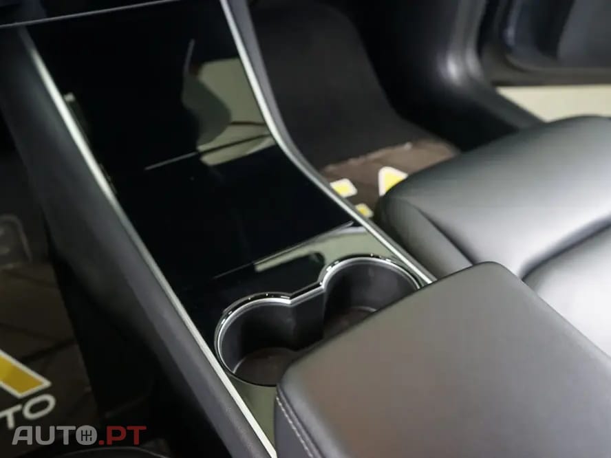 Tesla Model 3 Standard Range Plus RWD