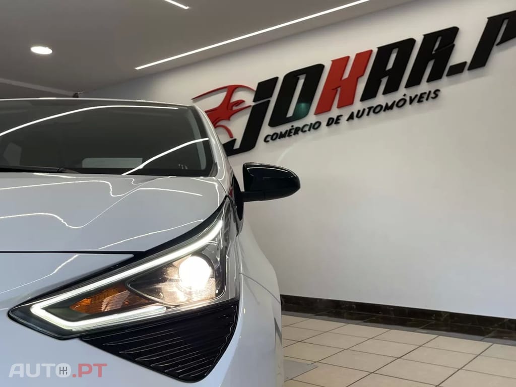 Toyota Aygo X Black&White