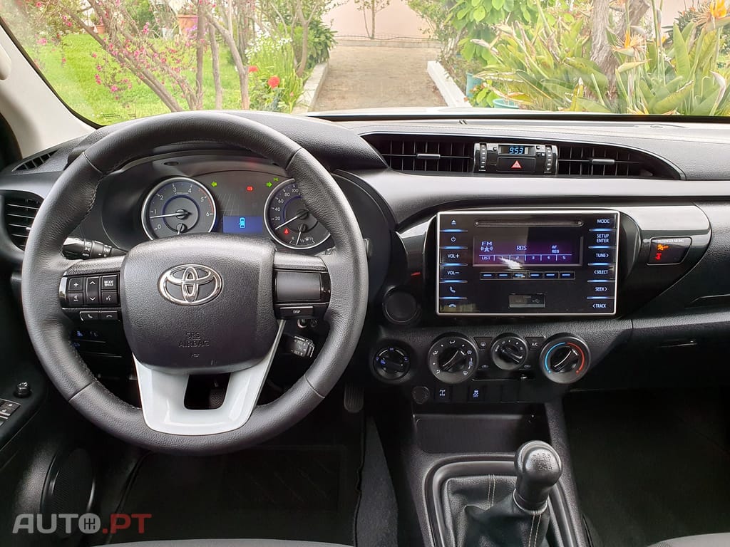 Toyota Hilux 2.4 D-4D 4WD CD CM