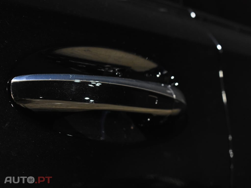 Mercedes-Benz A 250 e 8G-DCT AMG Line