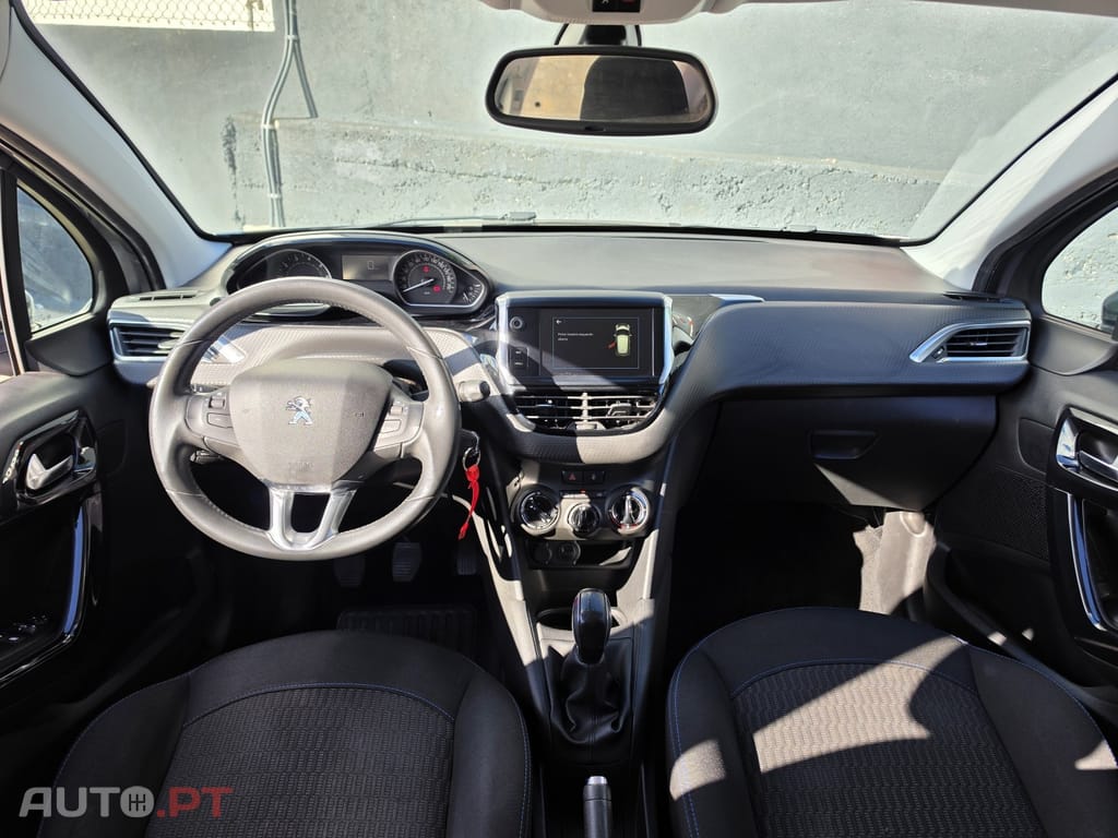 Peugeot 208 1.2 PureTech Signature