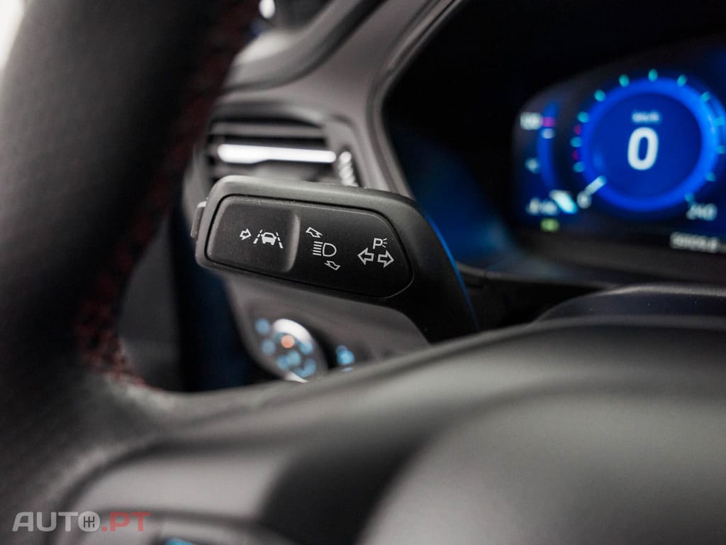 Ford Focus SW 1.0 EcoBoost MHEV ST-Line X