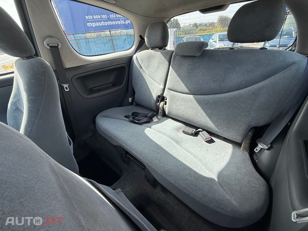 Toyota Yaris 1.0 Base C/Radio