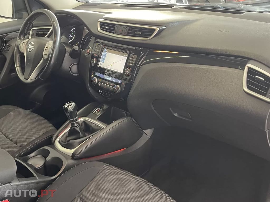 Nissan Qashqai 1.5 dCi N-Connecta 18