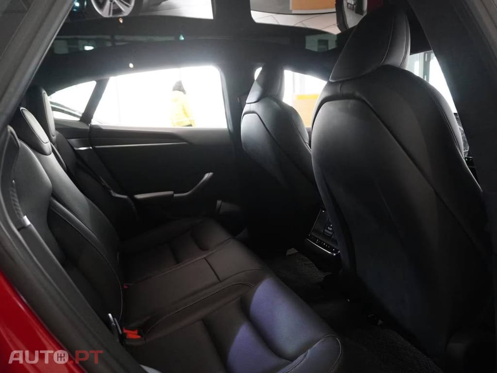 Tesla Model S Plaid AWD — fotografia 28