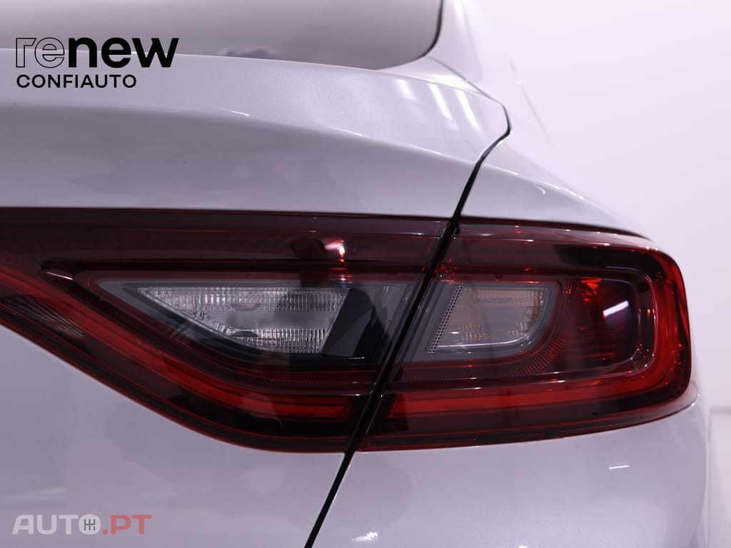 Renault Arkana 1.6 E-tech 145CV Intens