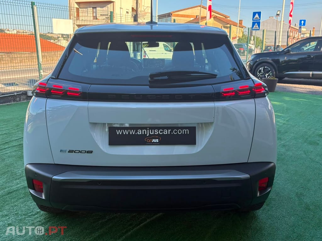 Peugeot E-2008 𝟱𝟰 𝙠𝙒𝙝 𝟭𝟱𝟲𝙘𝙫𝙨 𝙎𝙩𝙮𝙡𝙚