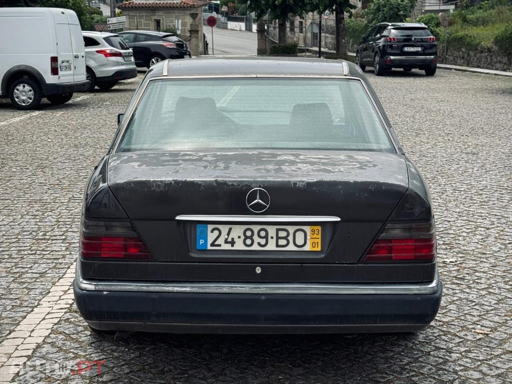 Mercedes-Benz 200 200D