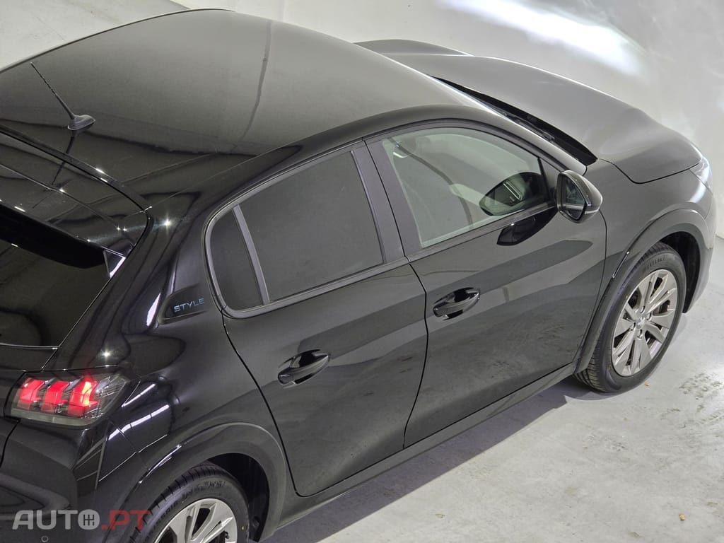 Peugeot E-208 50 kWh Style