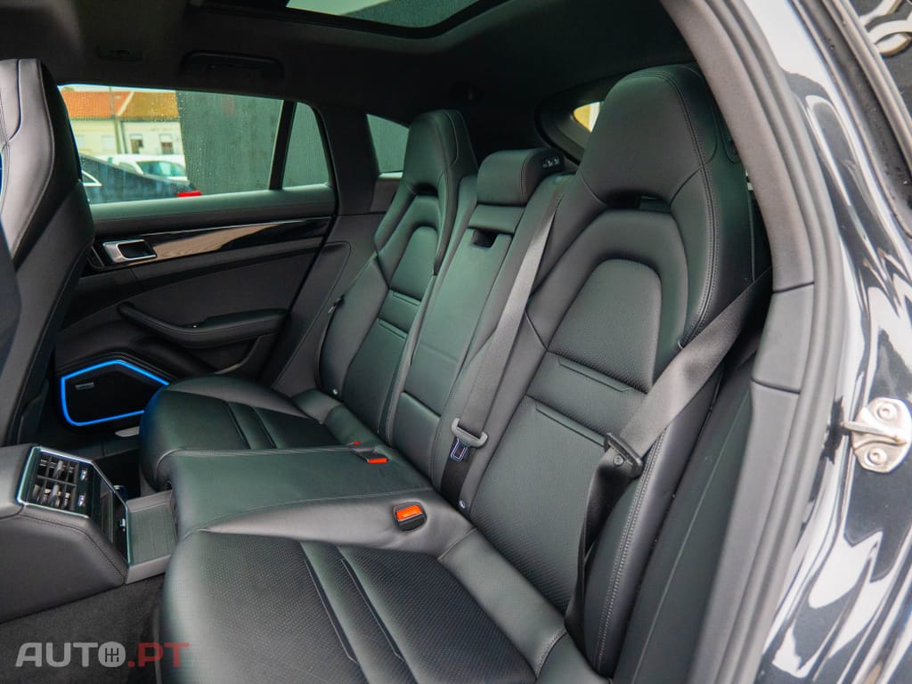 Porsche Panamera 4 E-Hybrid