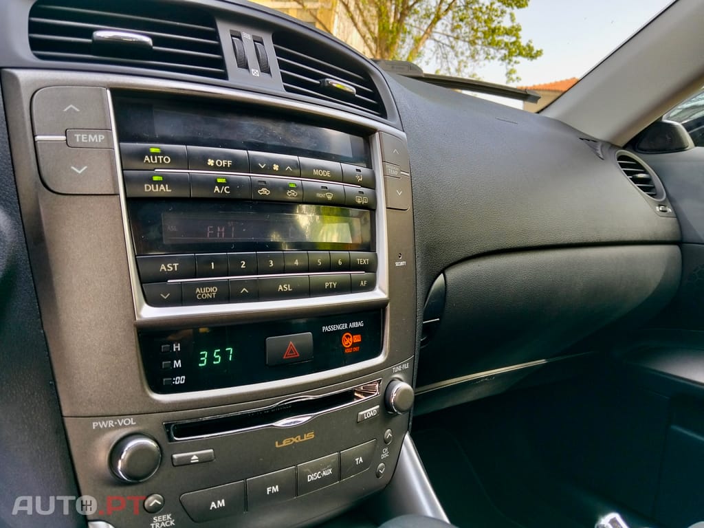 Lexus IS 220 Business c/ Pack Sport