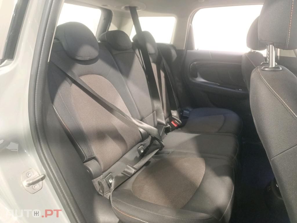 MINI Countryman Cooper SE Premium Essential Auto