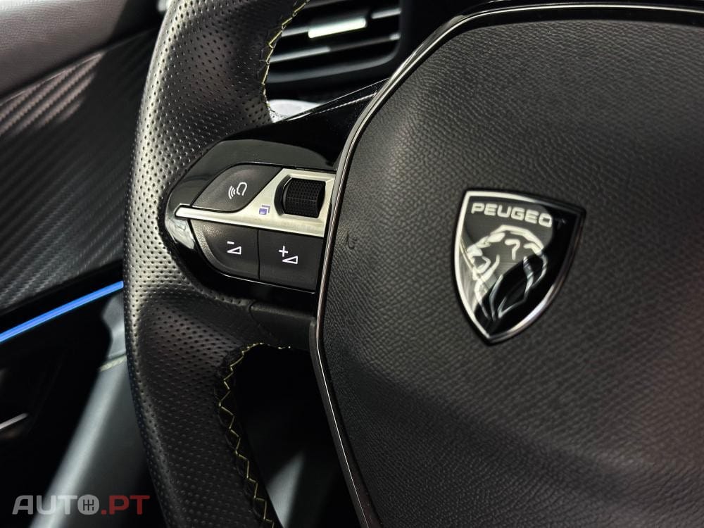 Peugeot E-2008 54 kWh GT
