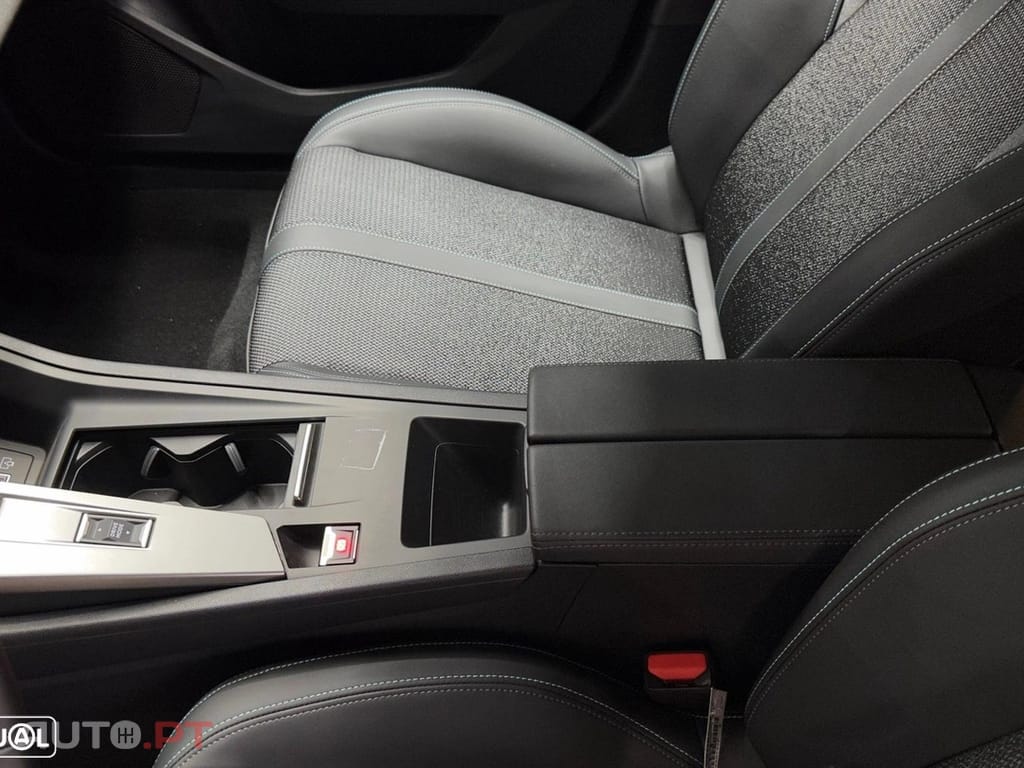 Peugeot E-408 210 GT