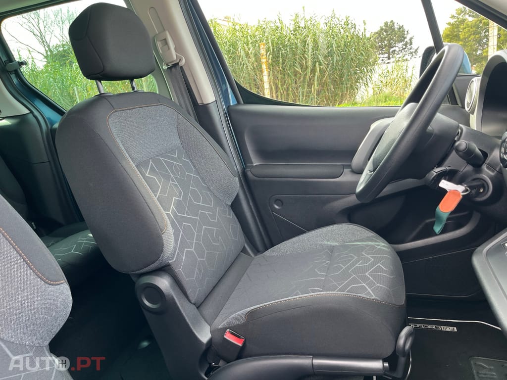 Peugeot E-Partner 50 kWh Premium Standard