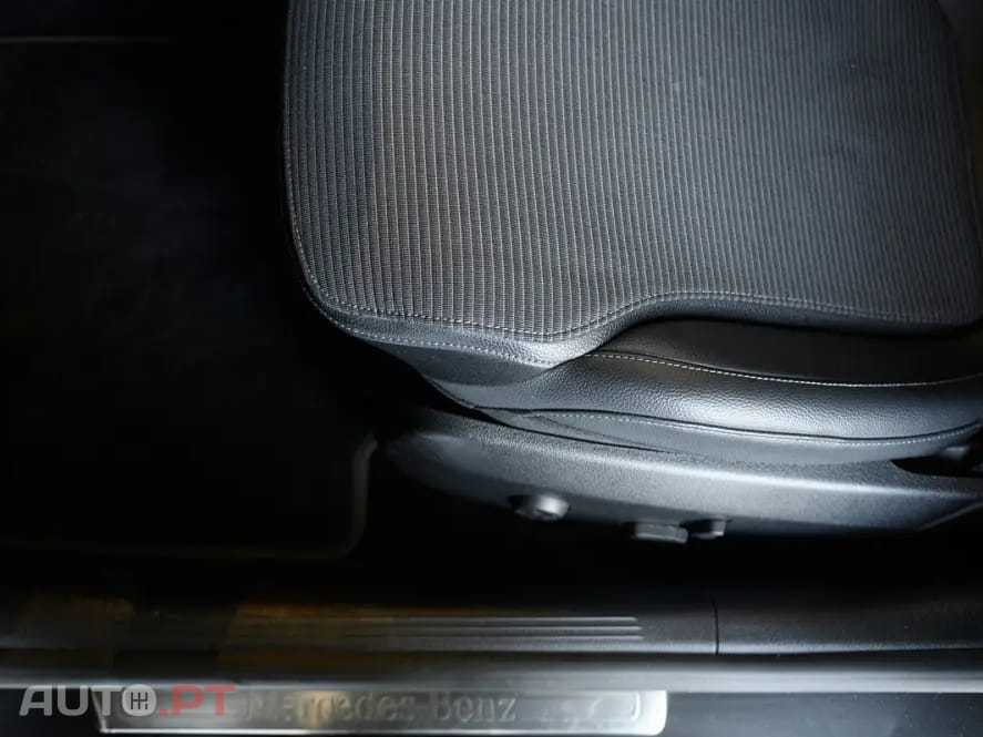 Mercedes-Benz C 300 e AMG Line