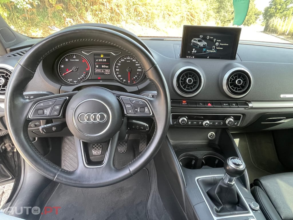 Audi A3 Sportback S-LINE