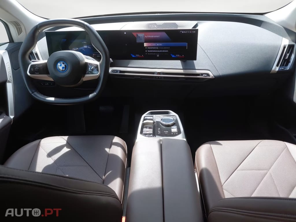 BMW iX xDrive 40