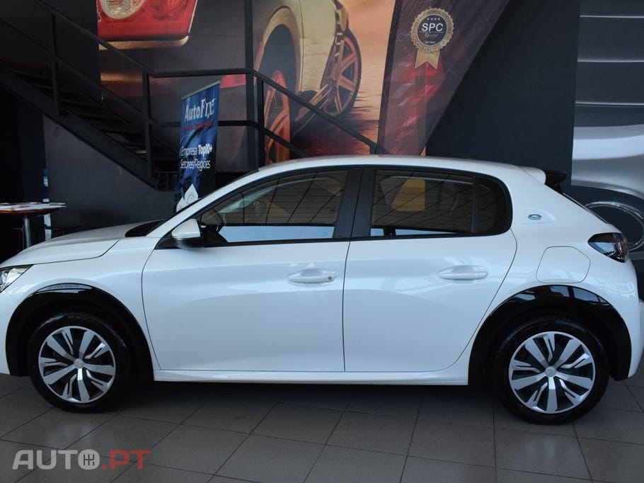Peugeot E-208 50 kWh Active