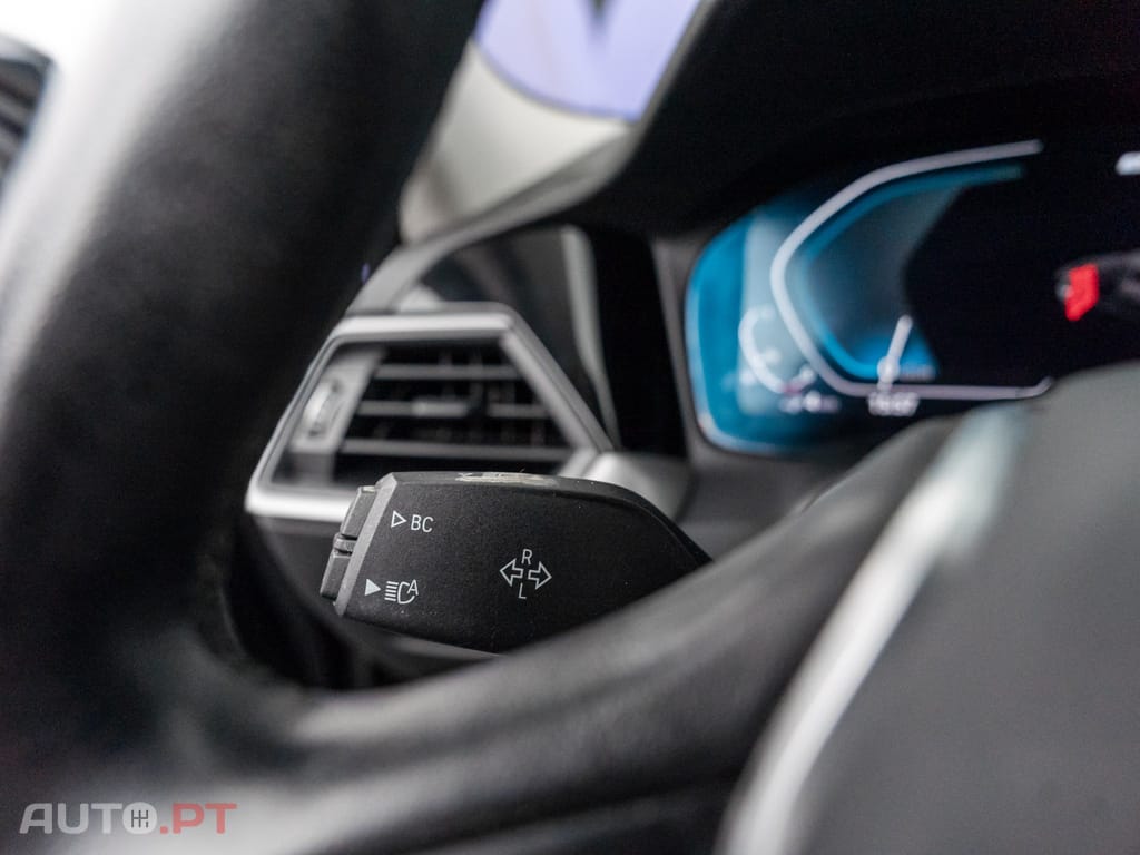 BMW 330 e Auto