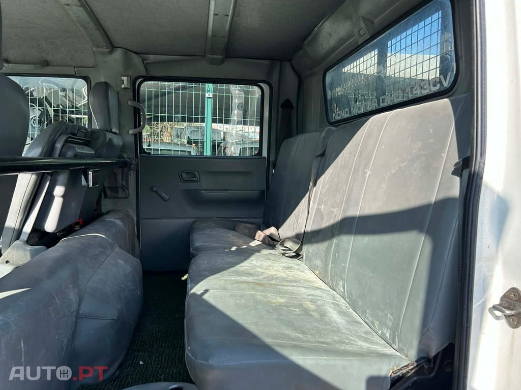 Mitsubishi Canter FE649 3.9 DI-D 7 Lugares