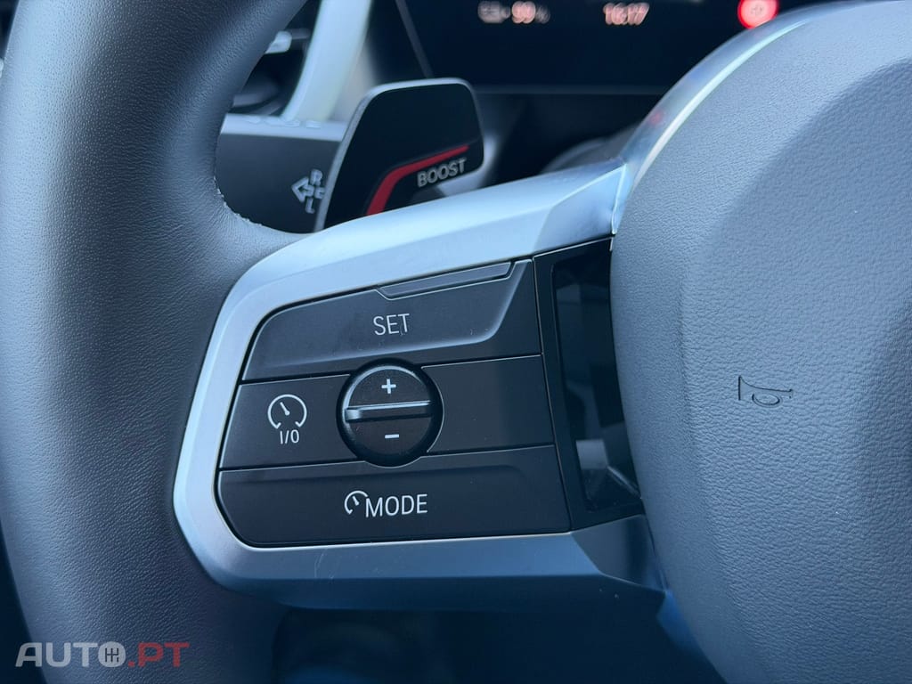 BMW iX2 eDrive20 Pack Desportivo M Pro