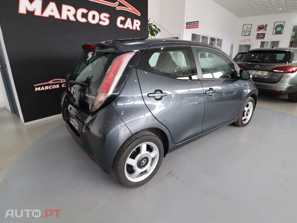 Toyota Aygo 1.0 Plus
