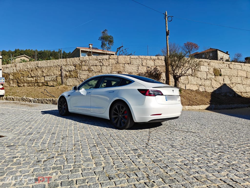 Tesla Model 3 Performance