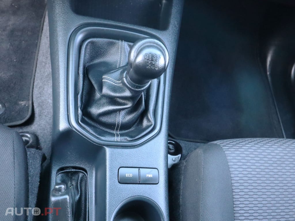 Toyota Hilux 2.4 D-4D 4WD CE CH