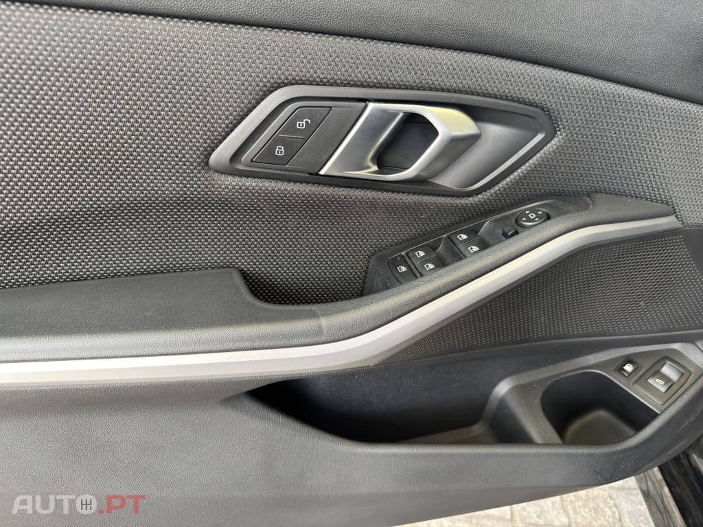 BMW 330 e Touring Corporate Edition Auto
