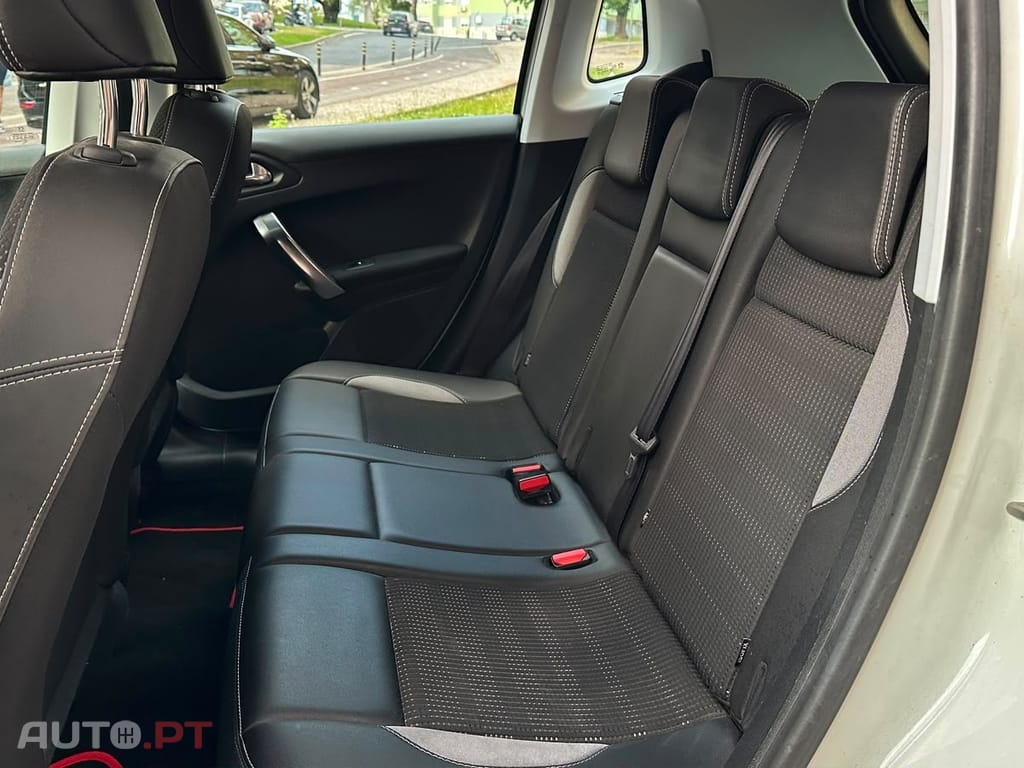 Peugeot 2008 1.2 PureTech Allure EAT6