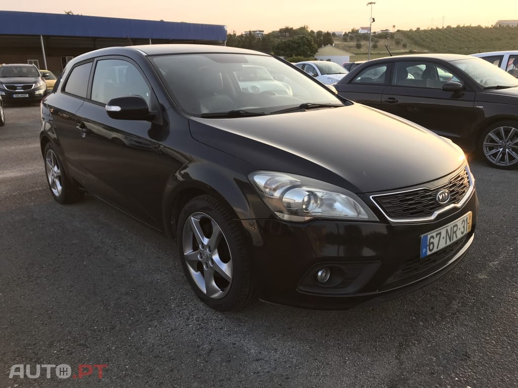 Kia Ceed S Coupé 1.6 CRDi EX ISG