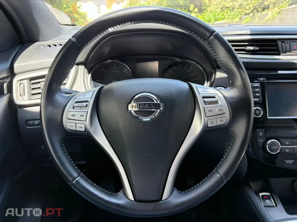 Nissan Qashqai 1.5 dCi Tekna Premium 17 Alcantara