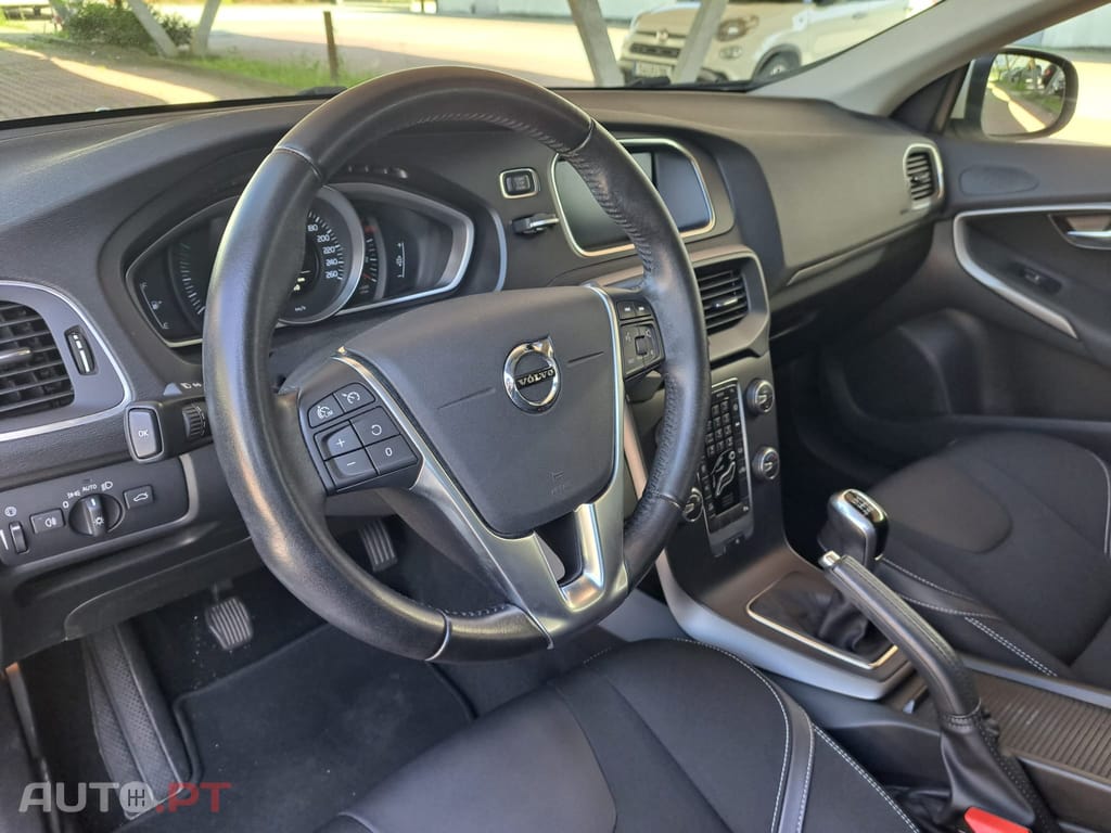 Volvo V40 2.0 D2 Momentum Eco