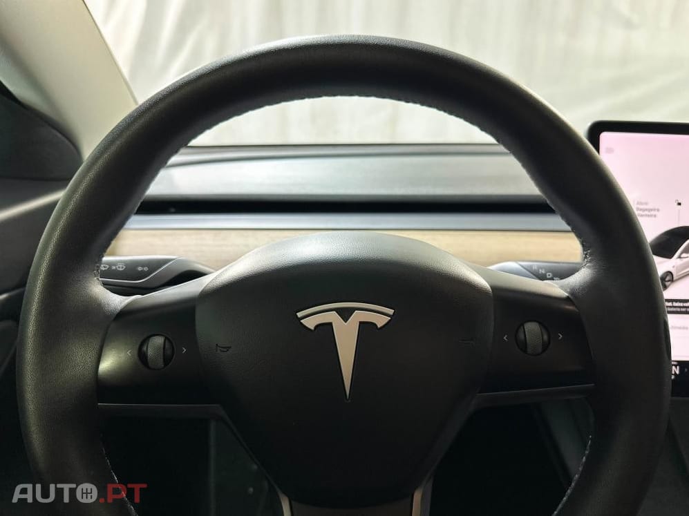 Tesla Model 3 Standard Range Plus RWD