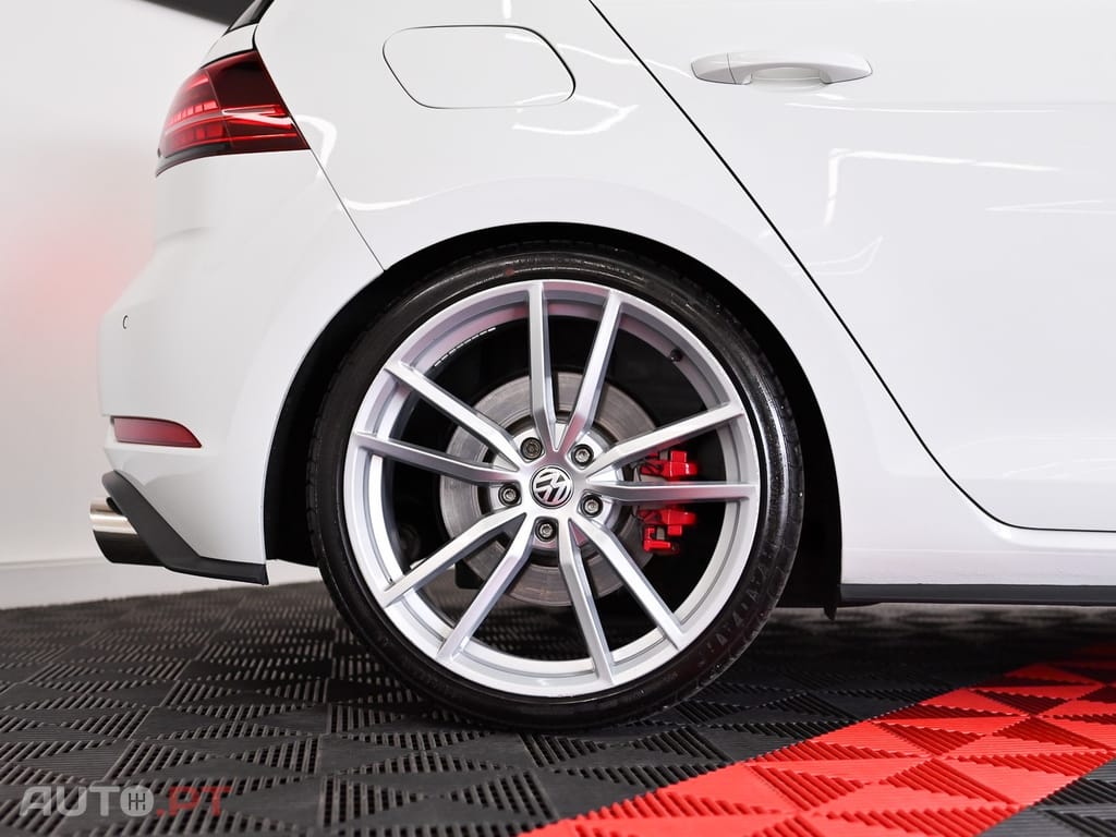 Volkswagen Golf 2.0 TSi GTi DSG Performance