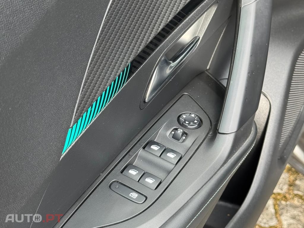 Peugeot 2008 1.5 BlueHDi Allure Pack EAT8