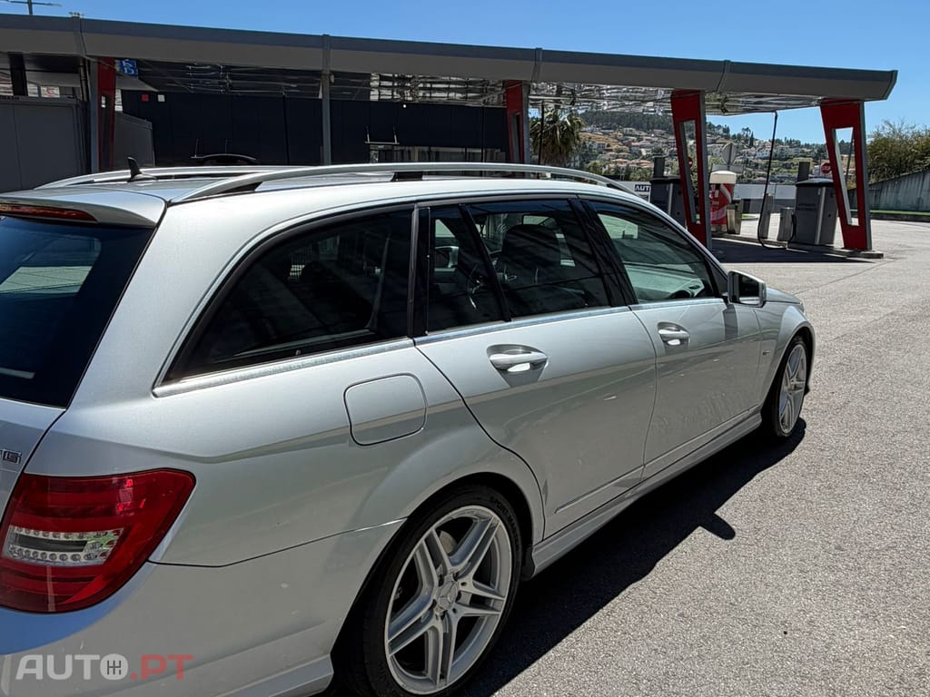Mercedes-Benz 220 C220