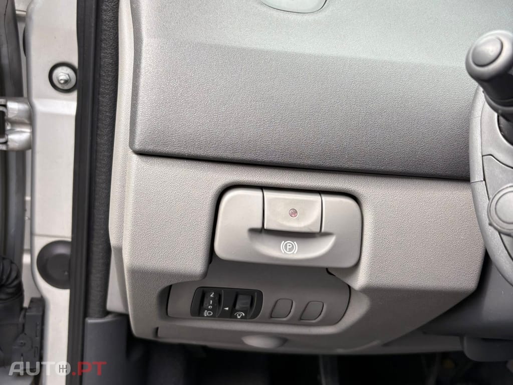 Renault Grand Scénic 𝗜𝗜 𝟭.𝟱 𝗱𝗖𝗶