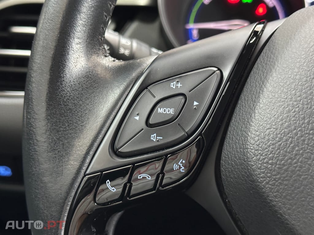 Toyota C-HR 2.0 Hybrid Square Collection