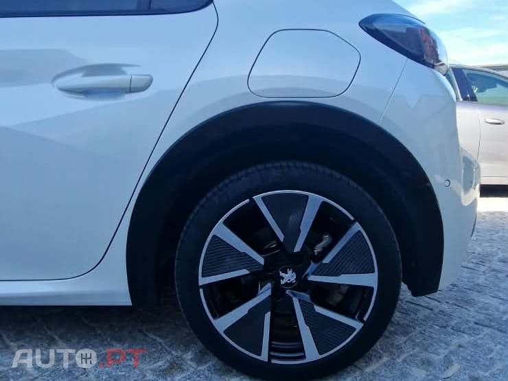 Peugeot E-208 Pack GT