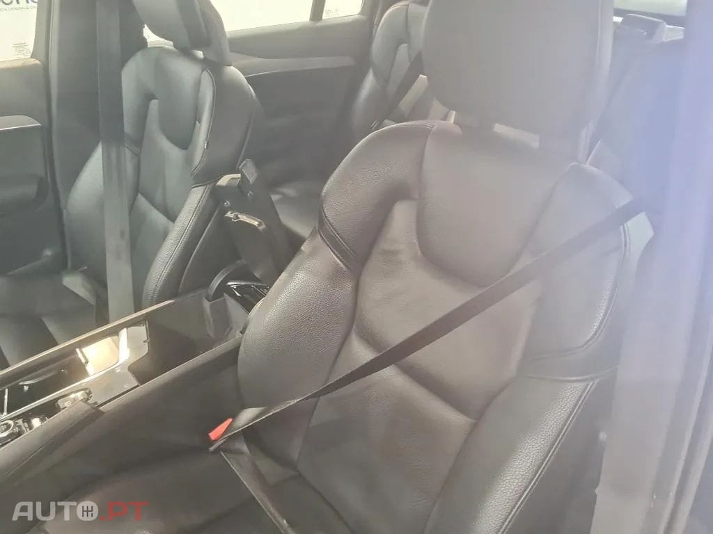 Volvo XC90 2.0 T8 PHEV Momentum AWD