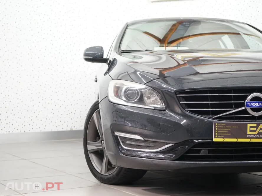 Volvo V60 2.4 D6 Summum AWD Phev