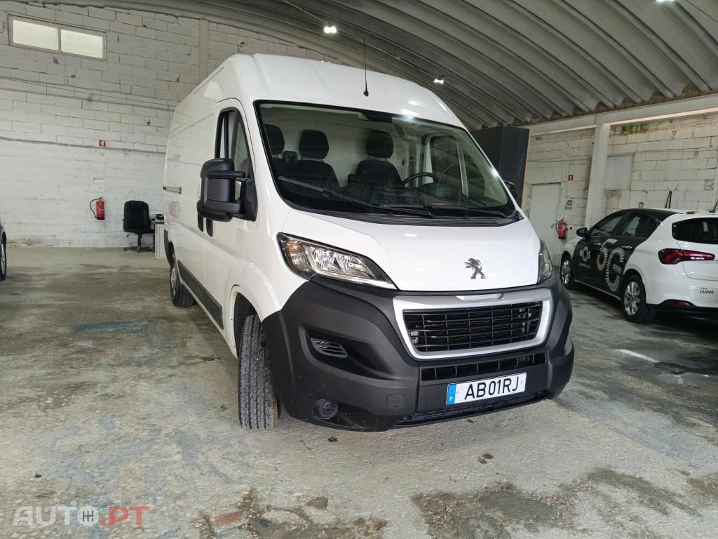 Peugeot Boxer 2.2 BlueHDi 335 L2H2 Premium