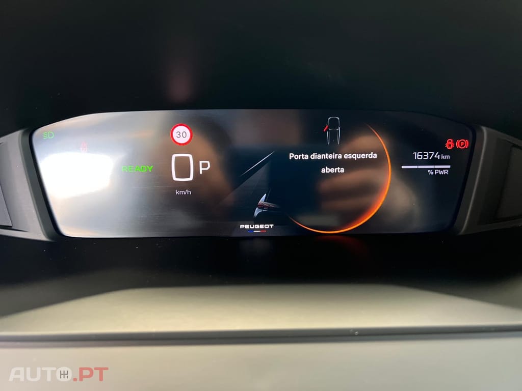 Peugeot E-2008 50 kWh Allure