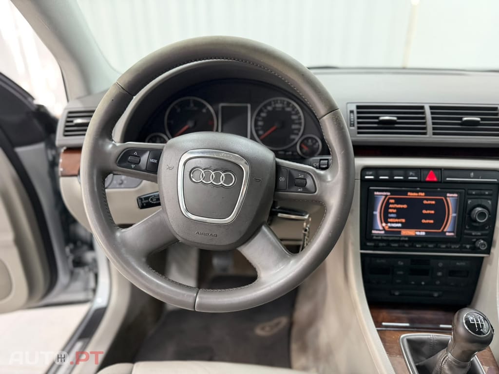 Audi A4 Avant 2.0 TDi S-line