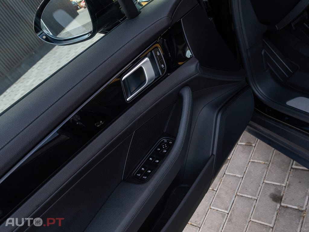 Porsche Panamera 4
