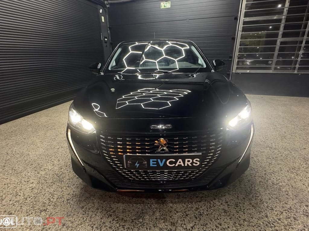 Peugeot E-208 50 kWh Allure Pack