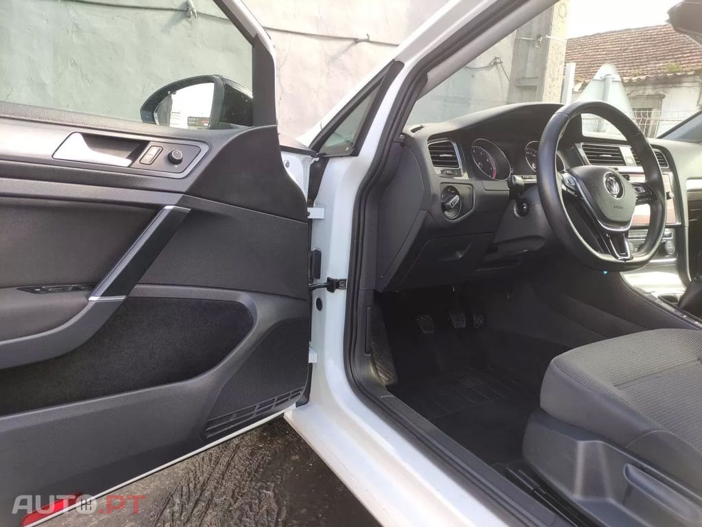 Volkswagen Golf 1.0 TSI